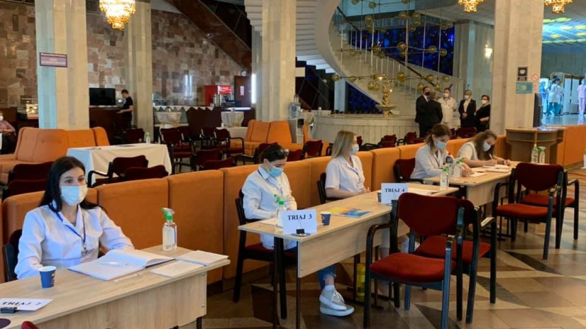 Maratonul de vaccinare de la Palatul Republicii a început. Peste 4.000 de doze, în stoc (FOTO)