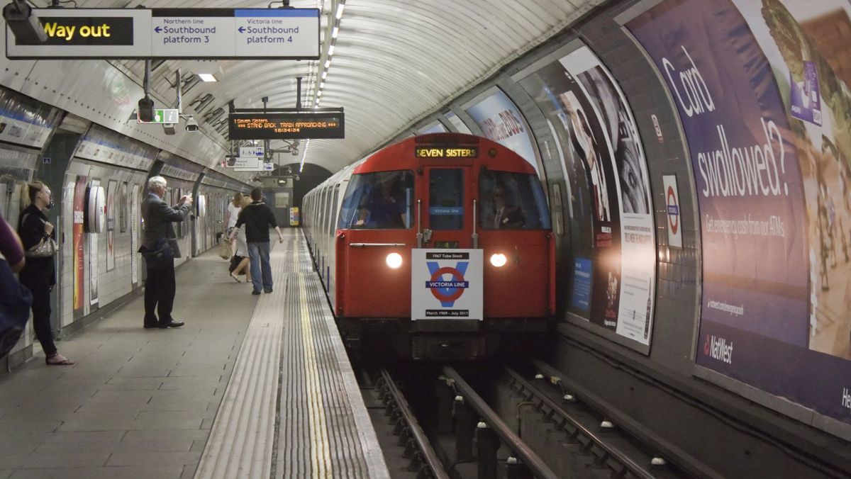 Marea Britanie: Autorul unui atac în metroul londonez, găsit vinovat de tentativă de omor
