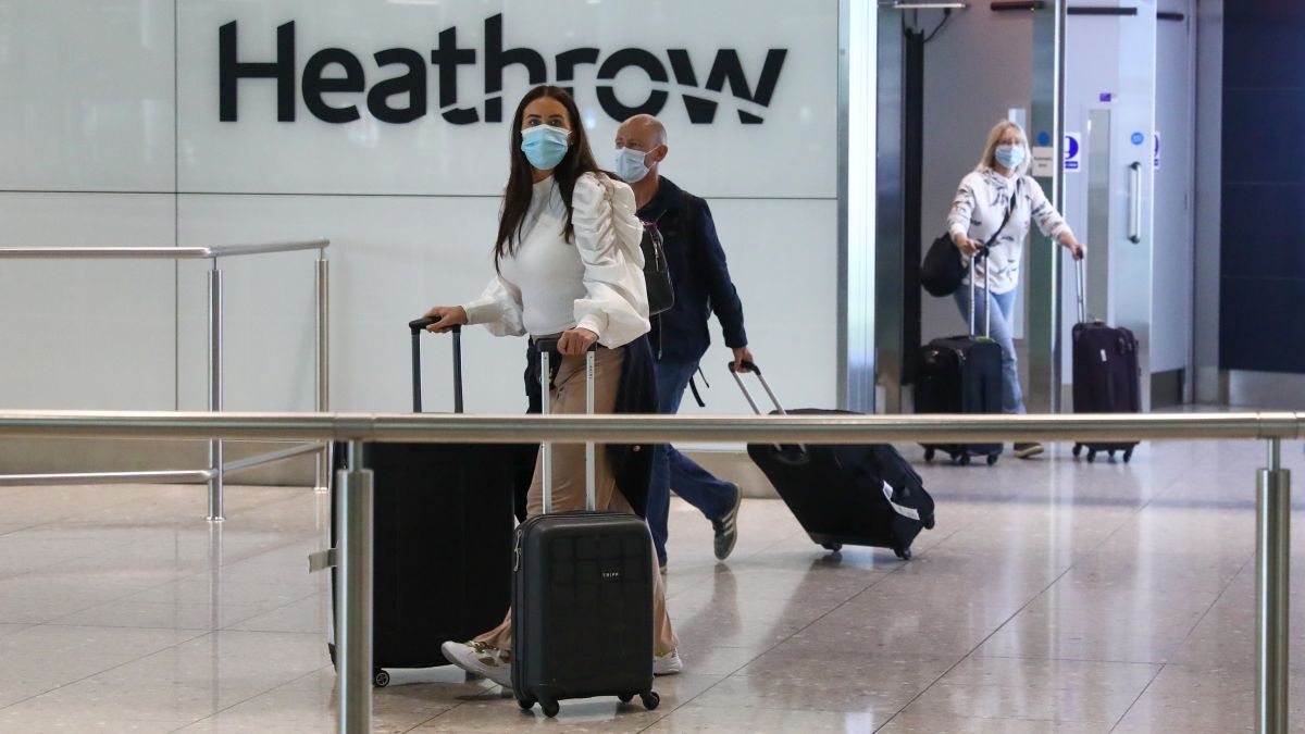 Marea Britanie interzice accesul călătorilor din Danemarca, după depistarea unei mutaţii a coronavirusului