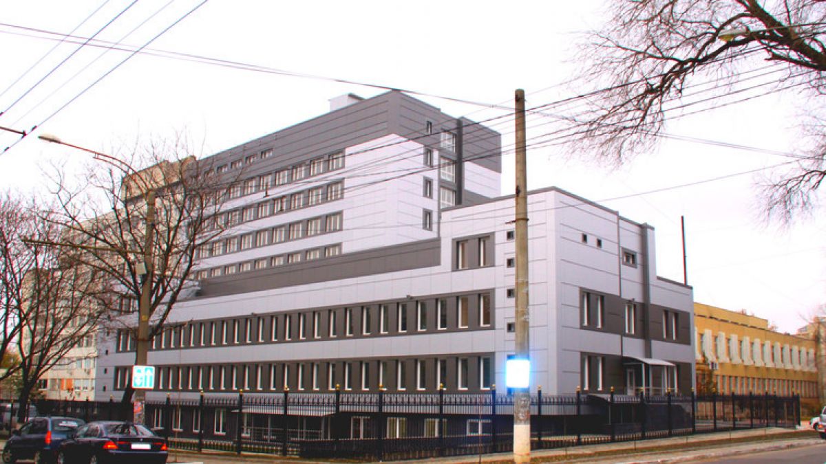 Medici din secția Reanimare COVID a Institutului de Medicină Urgentă, indignați de reduceri salariale. Directorul spitalului explică decizia