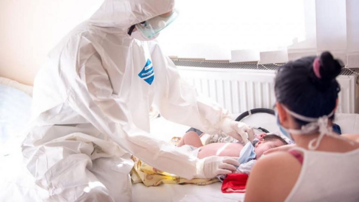Medicii atenționează: COVID-19 îi afectează pe copii la fel ca și pe adulți (VIDEO)