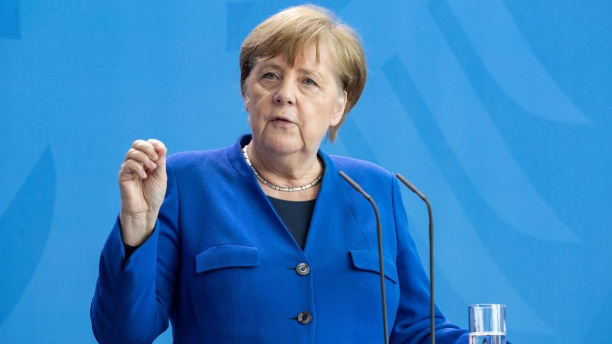 Merkel: Rusia trebuie să răspundă la întrebări serioase după tentativa de asasinare a lui Navalnîi
