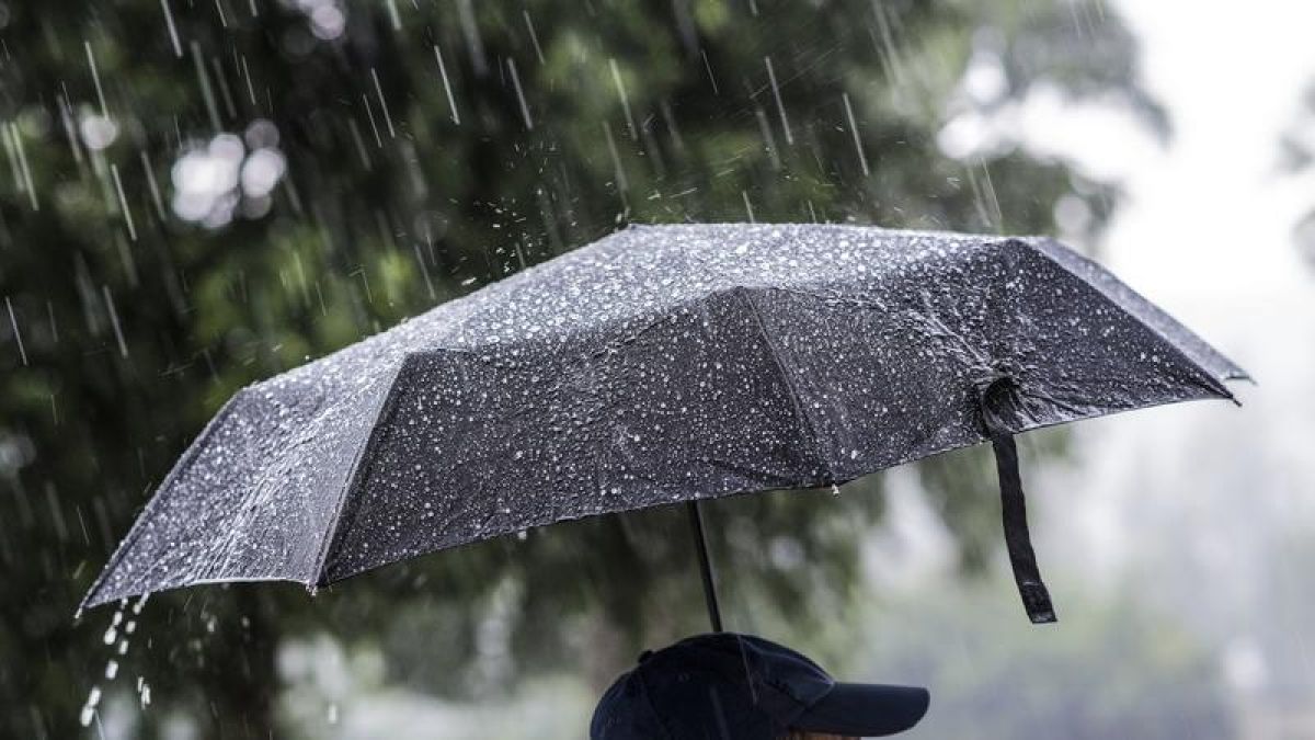 Meteorologii anunță un nou Cod galben de ploi cu descărcări electrice