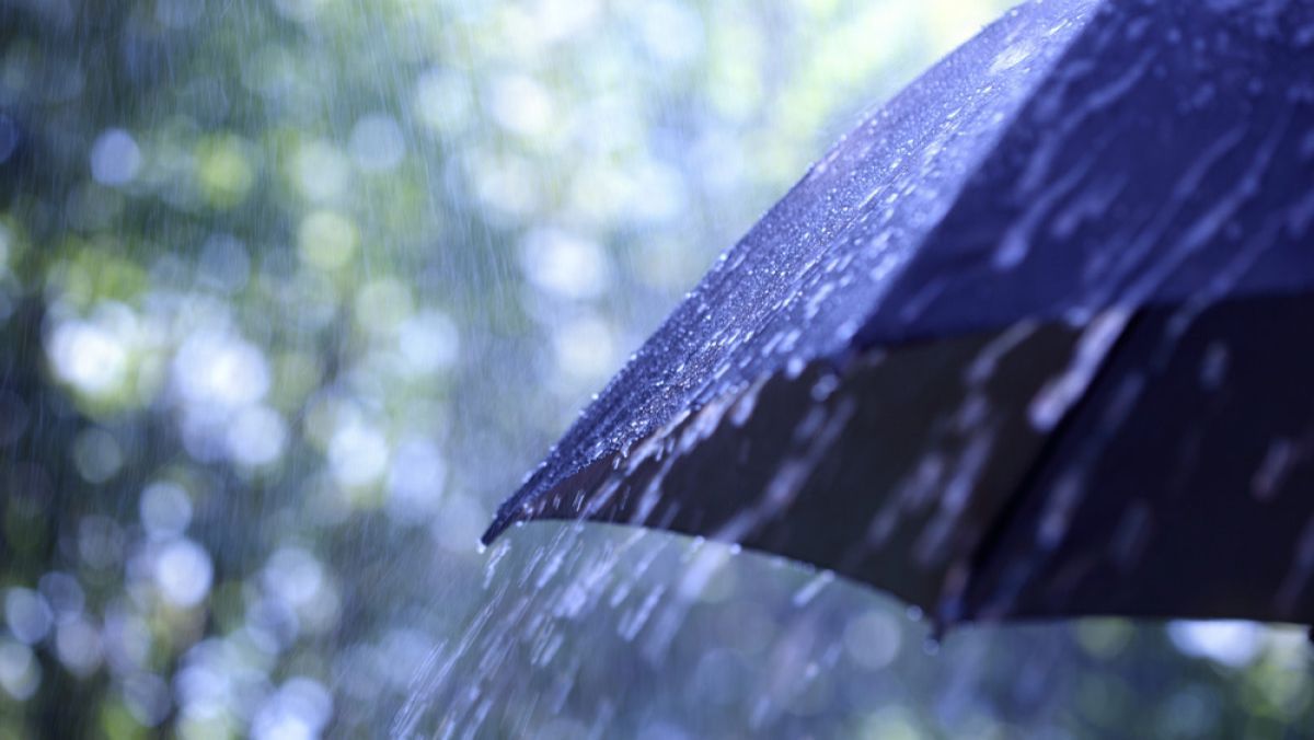 Meteorologii au emis cod galben de ploi și inundații în acest week-end