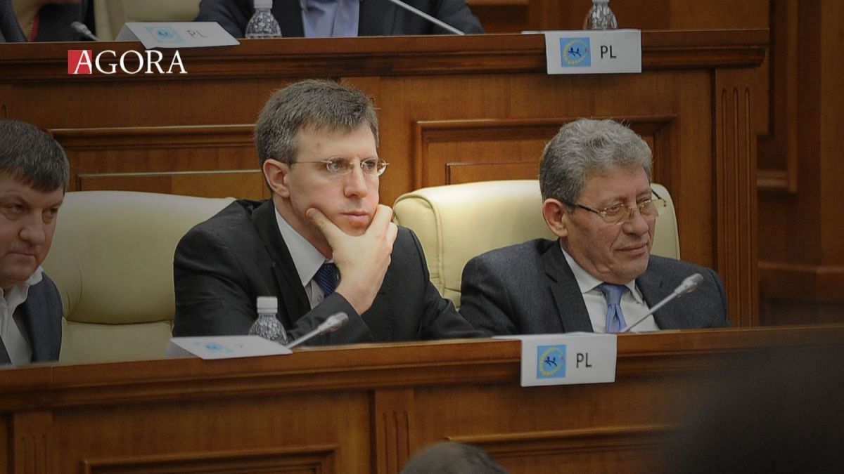 Mihai Ghimpu îl felicită pe Dorin Chirtoacă cu ocazia zilei de naștere