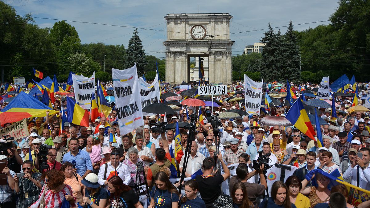 Mii de oameni au venit în PMAN pentru a susține unirea R. Moldova cu România