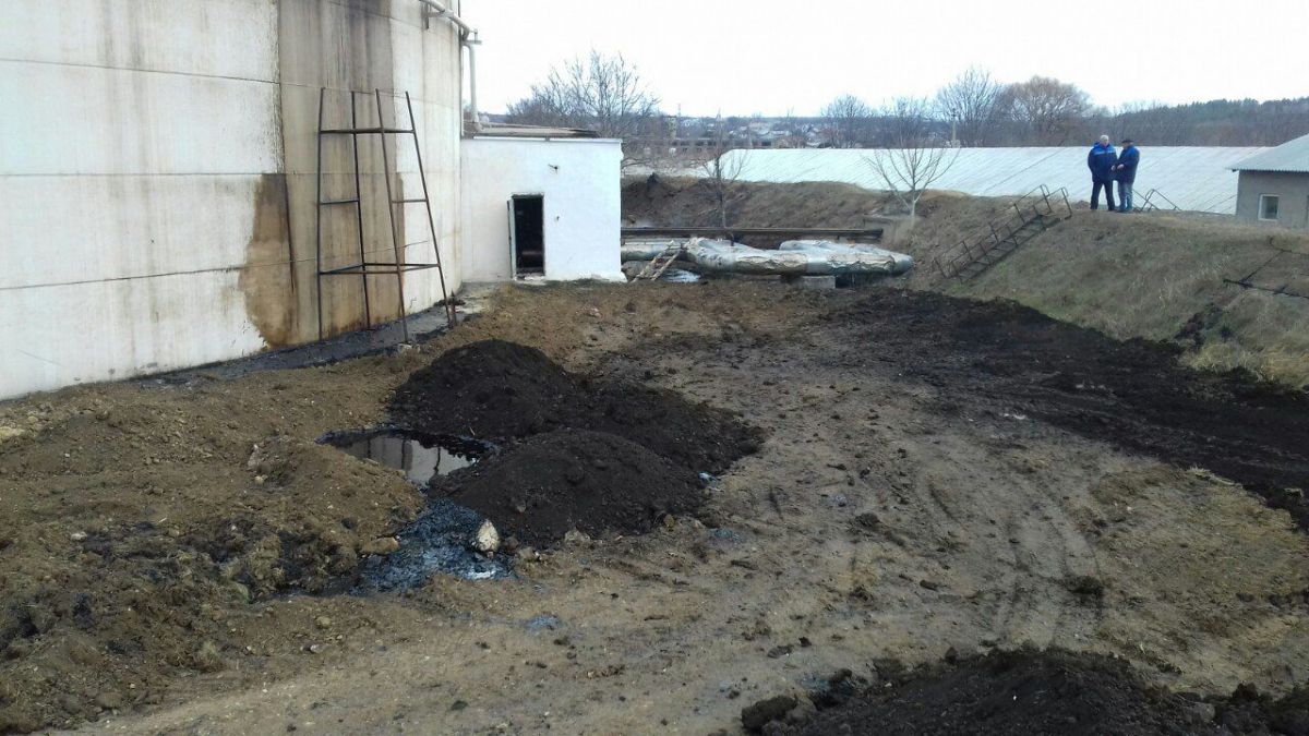 Ministerul Mediului despre accidentul ecologic: „Am vrut să evacuăm solul contaminat, dar nu ne-au permis”