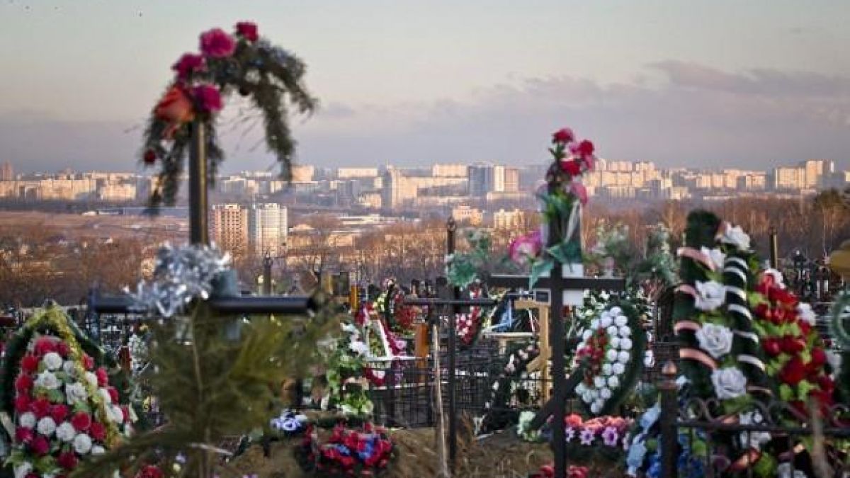Ministerul Sănătății îndeamnă populația să nu meargă în cimitire de Paștele Blajinilor