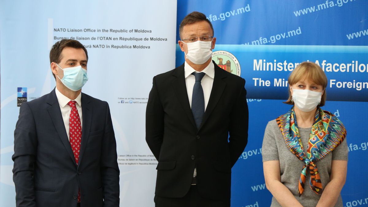 Ministrul de Externe al Ungariei, în vizită la Chișinău: Țara noastră a primit o donație de echipamente medicale în valoare de 1,5 mil. euro