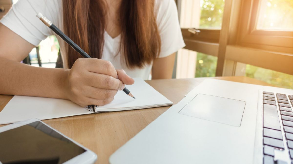 Ministrul Educației: Se exclude varianta online pentru susținerea BAC-ului. Elevii vor trece pretestările acasă