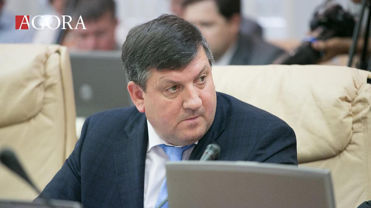 Ministrul Transporturilor a fost reținut