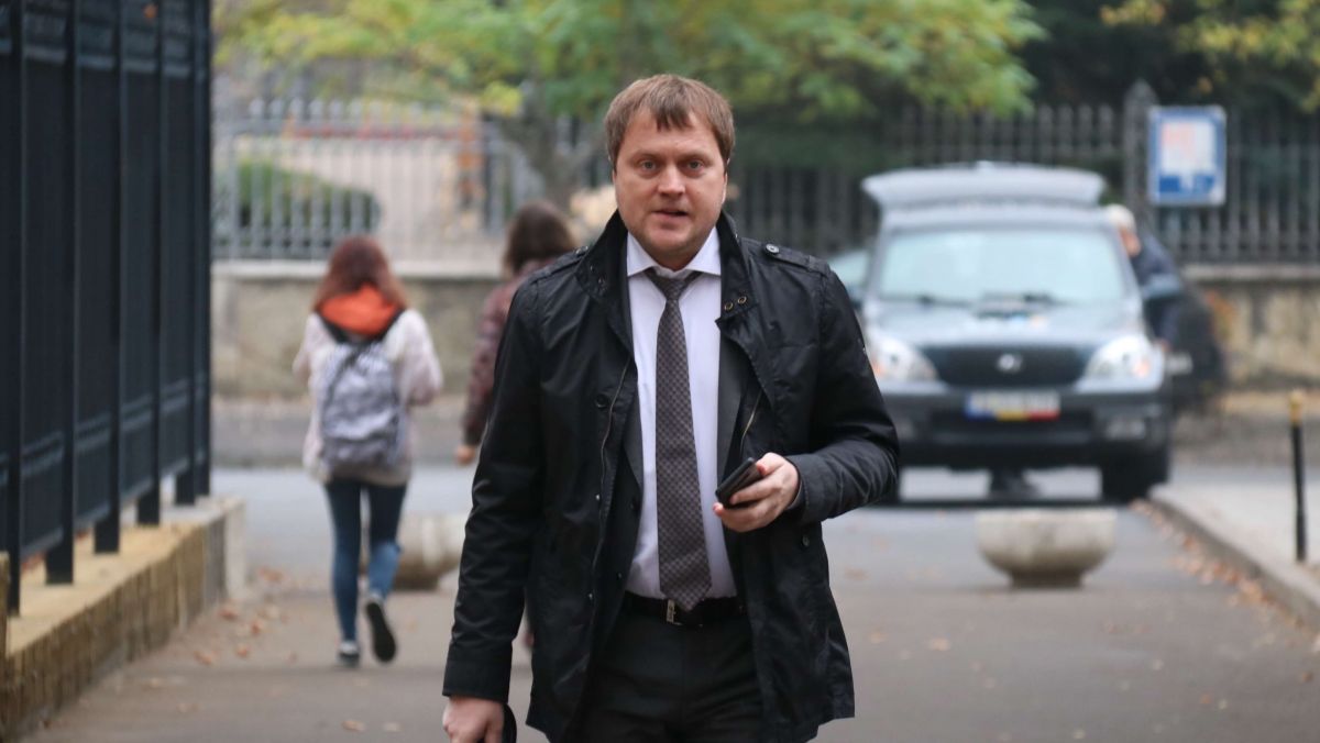 Minus unu pentru democrați: Angel Agache părăsește PDM și aderă la Pro Moldova