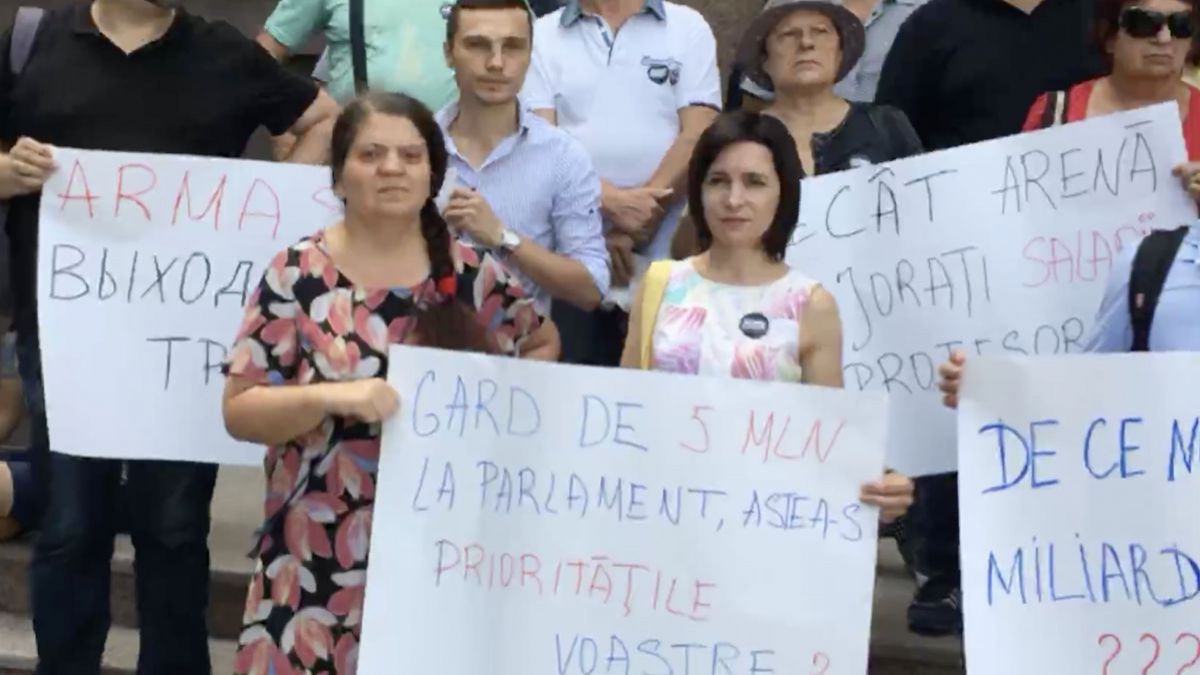 Mișcarea ACUM va cere UE investigarea furtului miliardului: Zeci de mii de cetățeni vor semna petiția