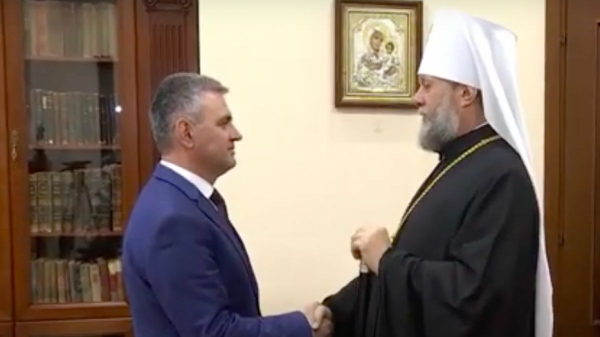 Mitropolitul Vladimir l-a felicitat pe Kransoselski cu „victoria uimitoare” la alegerile nerecunoscute la Chișinău