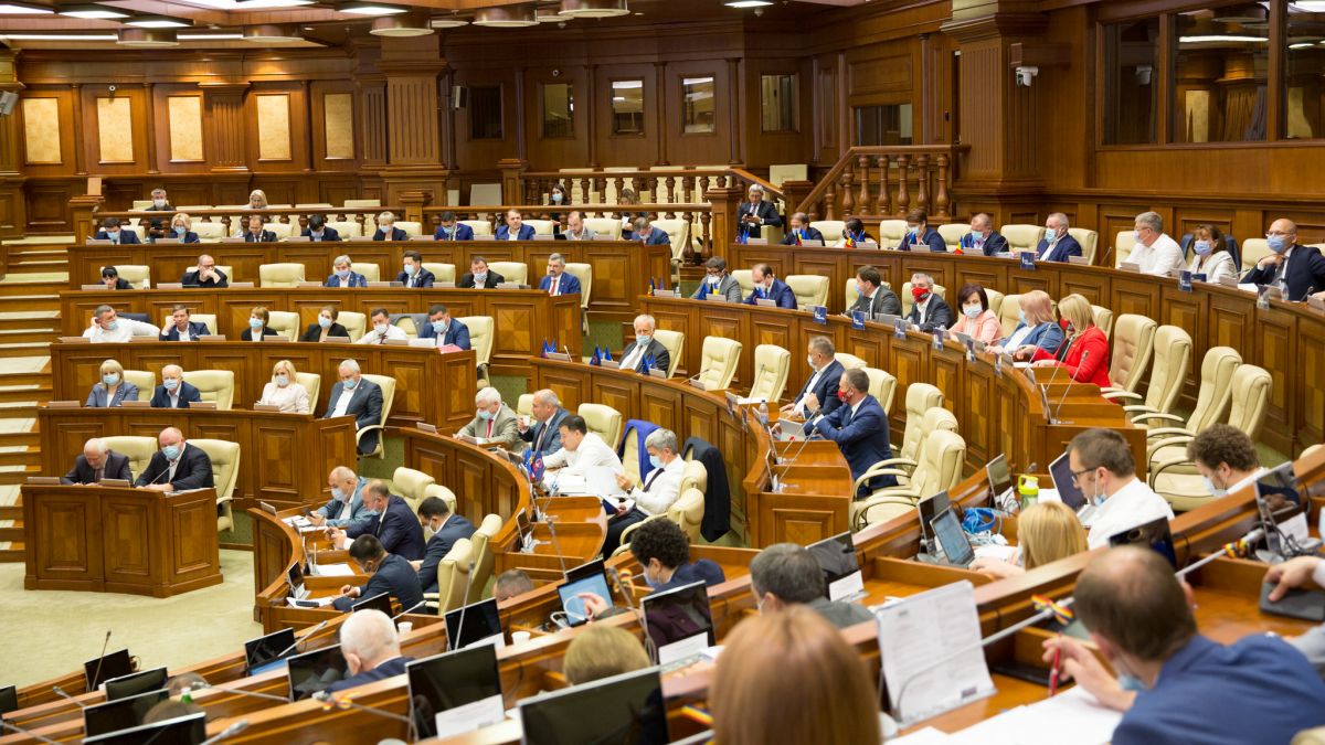 Modificarea Codului Electoral, aprobată cu dezbateri în prima lectură. Sîrbu, către PSRM: „Ați băgat vreo trei șopârle și l-ați făcut de nimic”