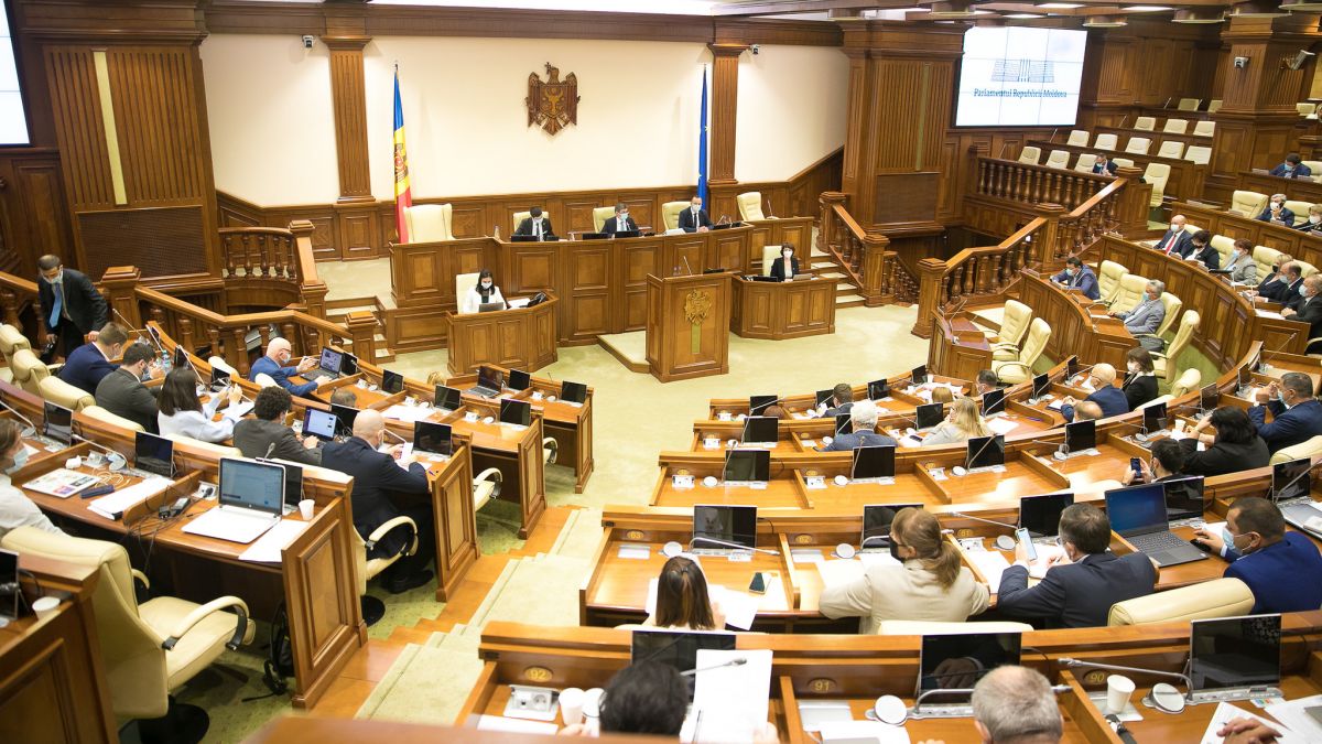 Modificările la Legea cu privire la sistemul public de pensii, aprobate în primă lectură. Ce prevede proiectul