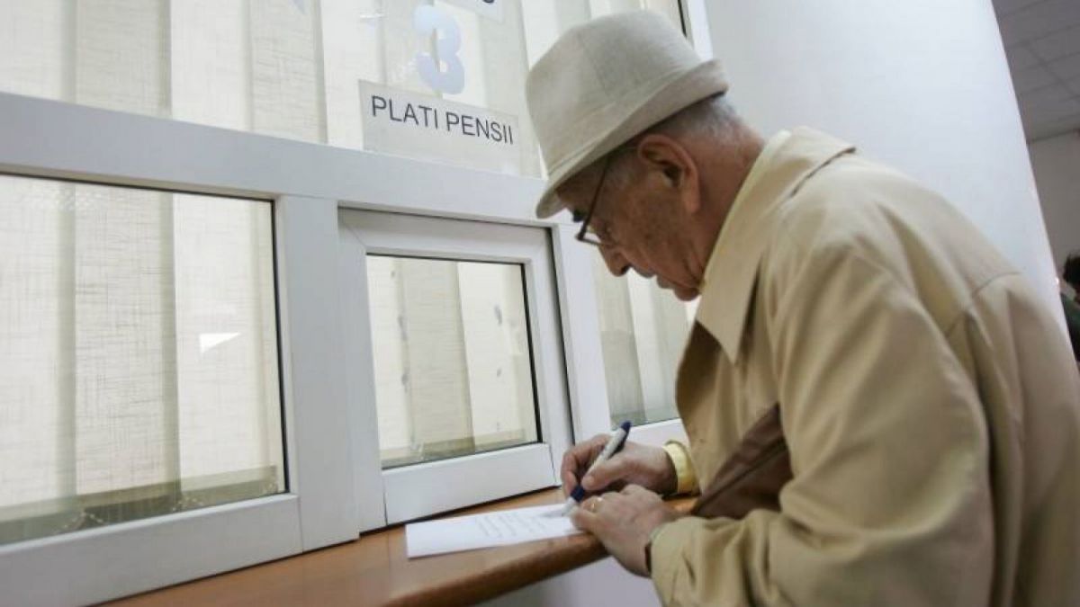 Moldovenii aflați peste hotare vor putea primi pensia pentru limita de vârstă