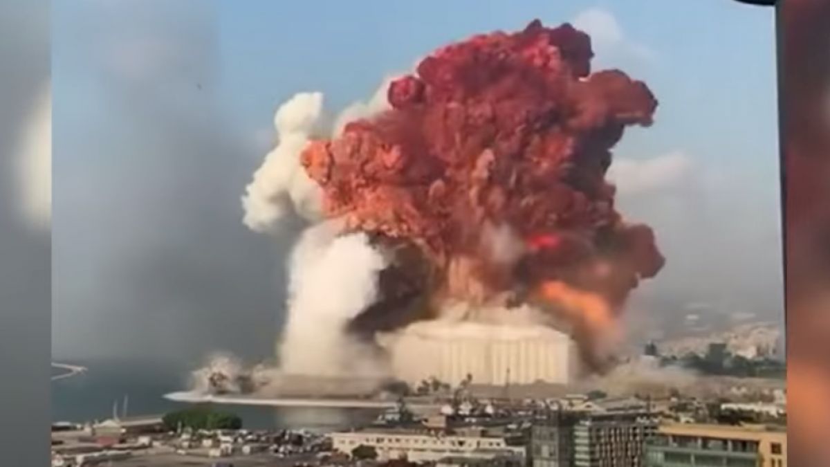 Momentul în care s-a produs explozia puternică în capitala Libanului. Atenție, imaginile vă pot afecta emoțional (VIDEO)