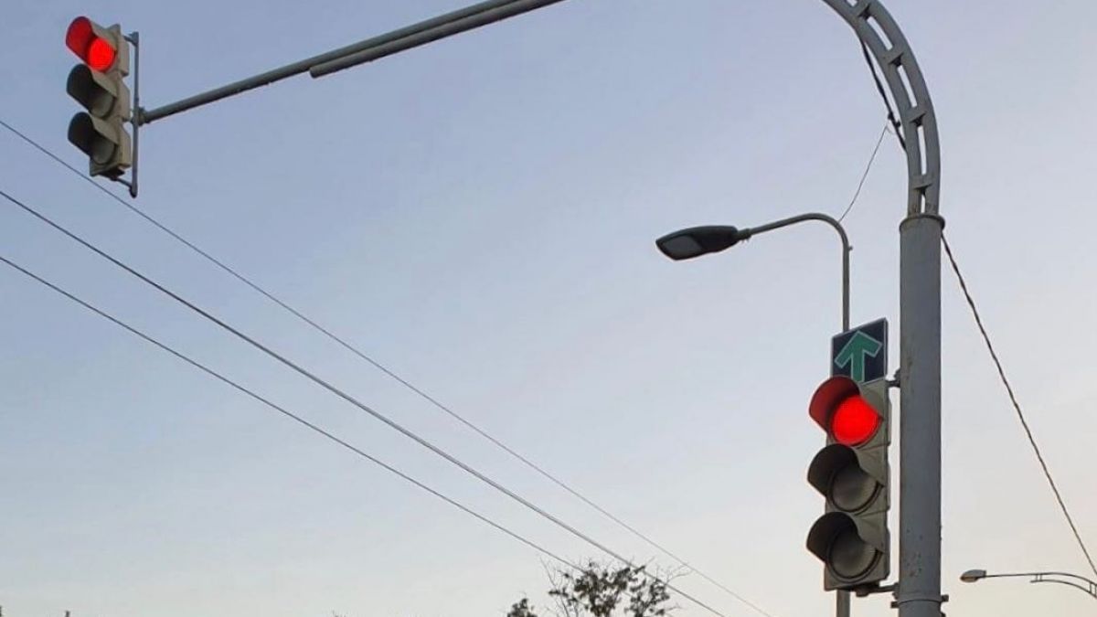 Municipalitatea s-a apucat de indicatoarele adiționale cu săgeată verde. Două intersecții vor rămâne fără ele