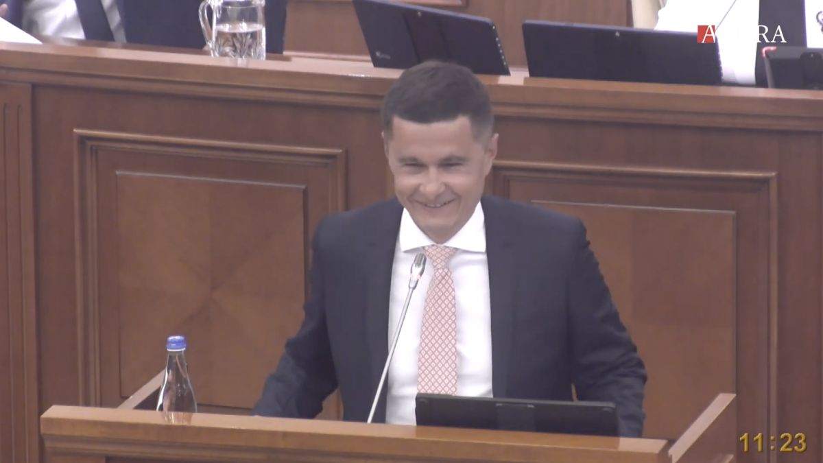 Nagacevschi, certat în Parlament că nu are mască: Eu am să-ți spun unde să o îmbraci (VIDEO)