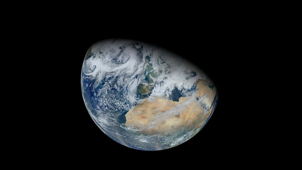 NASA: Pământul „se clatină” din cauza unei suprasarcini laterale
