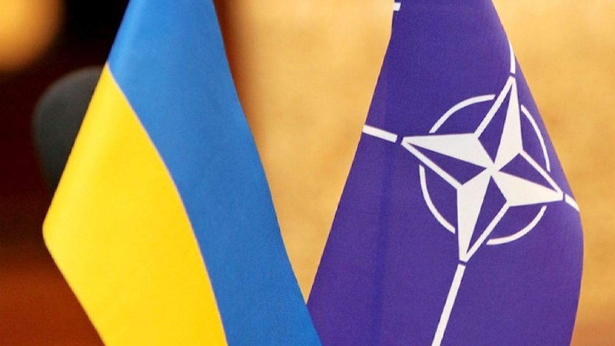 NATO oferă Ucrainei statutul de țară aspirantă la aderare