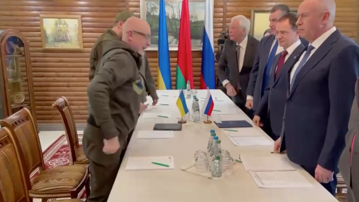 Negocierile ruso-ucrainene au început. UPDATE: Partea ucraineană a numit trei cerințe