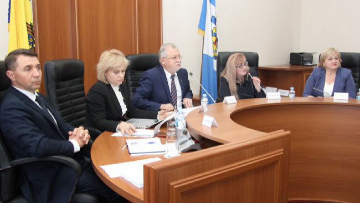Nereguli de sute de milioane de lei la Ministerul Sănătății, constatate de experții Curții de Conturi