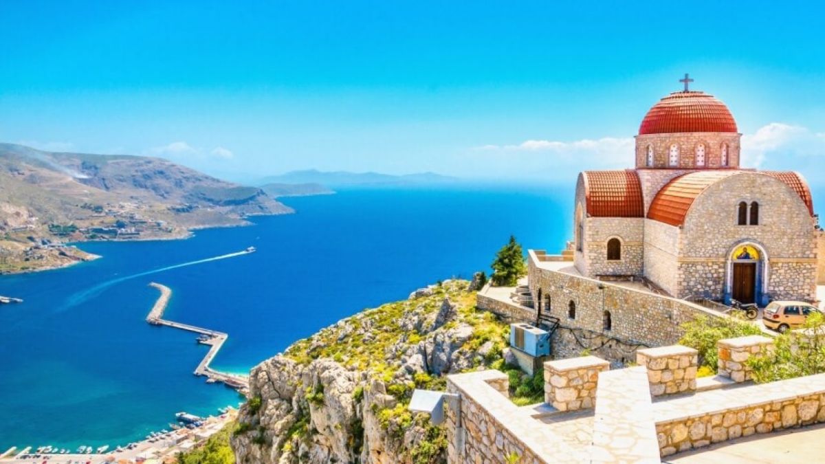 Noi restricții de călătorie în Grecia. Toate persoanele care vor vină pe cale terestră şi maritimă trebuie să prezinte un test negativ pentru COVID-19