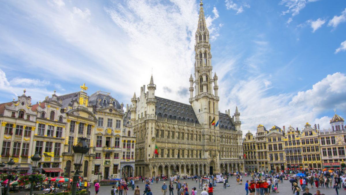 Noi restricții la Bruxelles, unde a crescut rata de infectare. De luni, barurile şi cafenelele se închid cu două ore mai devreme