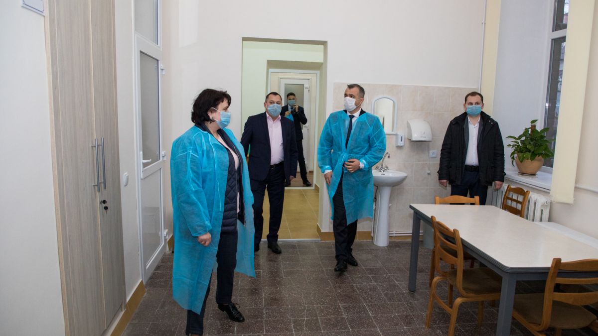 „Nu are sens de făcut live-uri glamouroase despre starea spitalelor”. Premierul, critici către fosta guvernare și Nemerenco