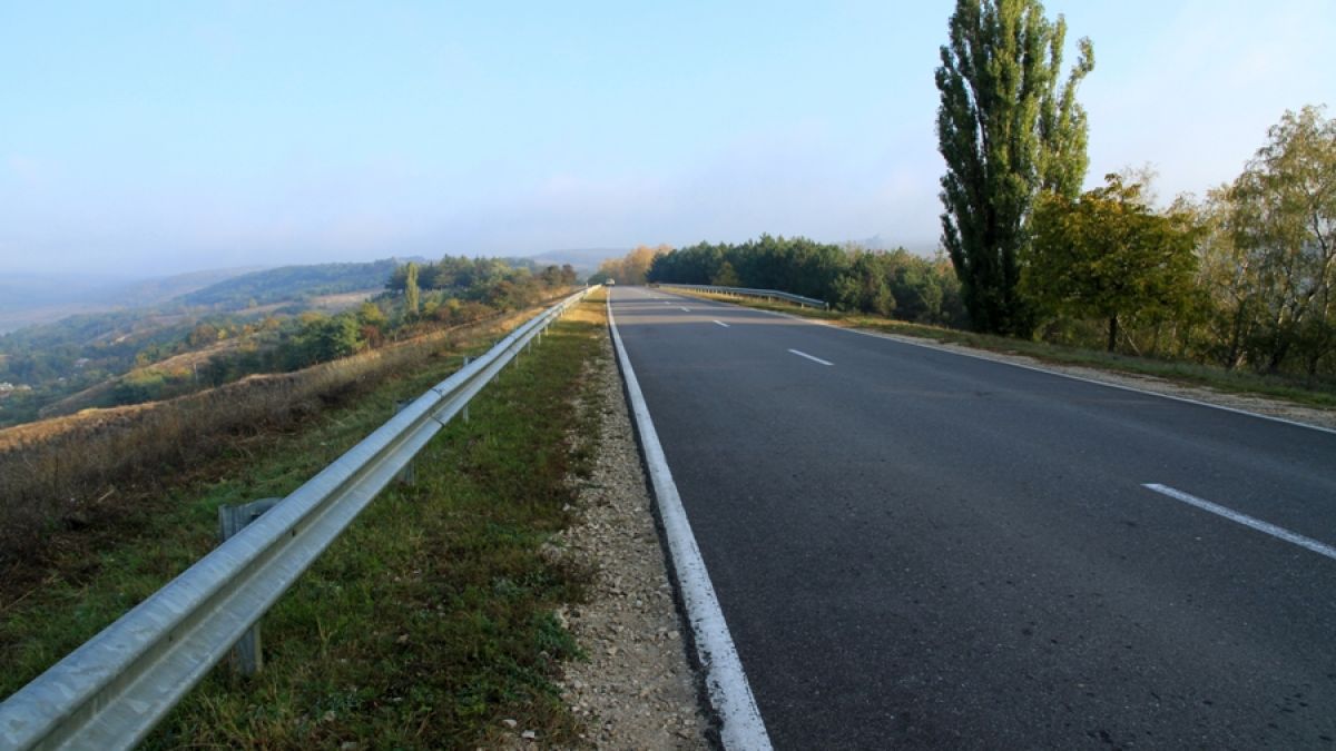 O companie turcească va repara trei sectoare de drum din raioanele Telenești și Rezina