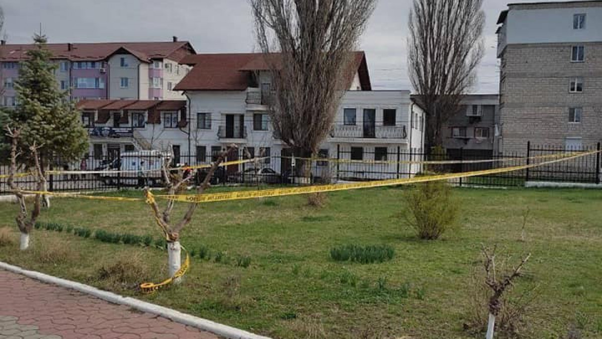 O elevă a unui liceu din Sîngera a adus un obuz la școală pentru muzeul instituției. Poliția investighează cazul (FOTO)