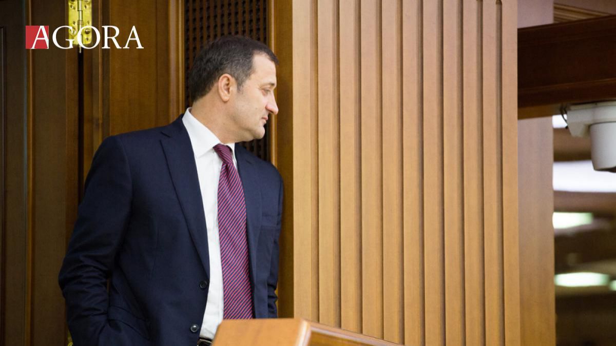 O femeie învinuită în dosarul Filat a fost dată în căutare internațională