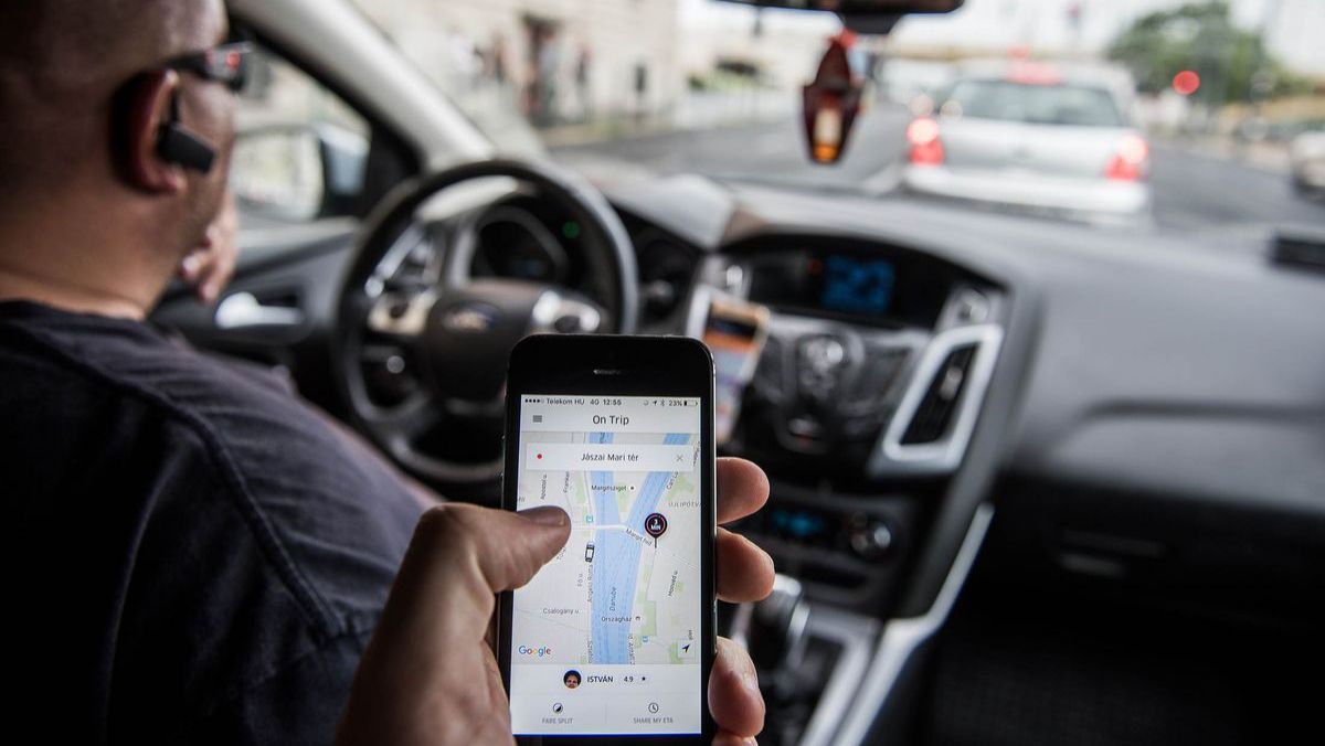 O femeie a murit după ce a fost lovită de un vehicul Uber care se conducea singur