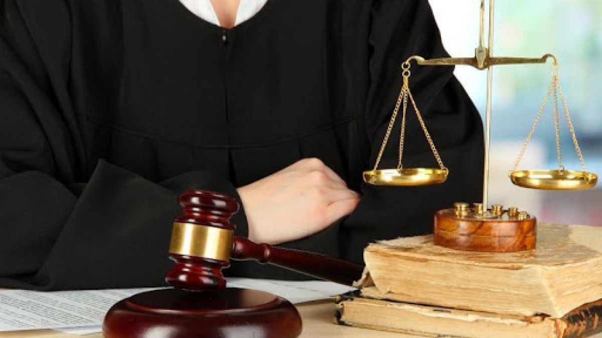 O judocană și concubinul său polițist vor fi judecați pentru huliganism: Ar fi bătut un bărbat pentru o pretinsă datorie
