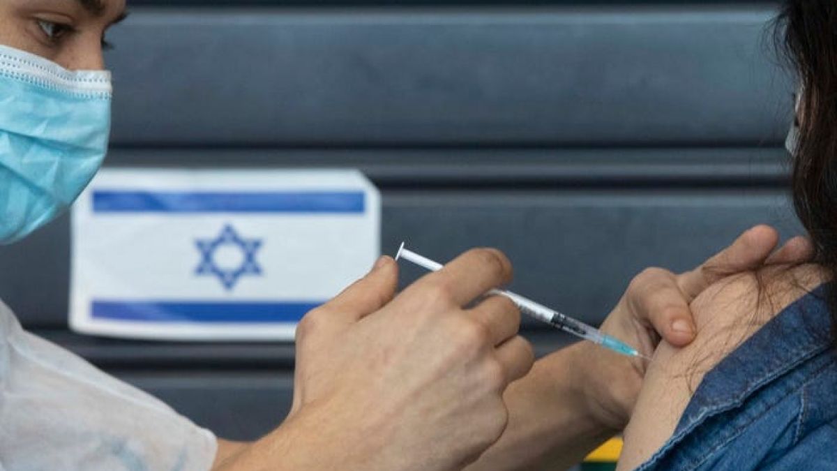 O lege aprobată în Israel permite accesul la datele celor ce nu s-au vaccinat contra COVID-19. Argumentele autorităților