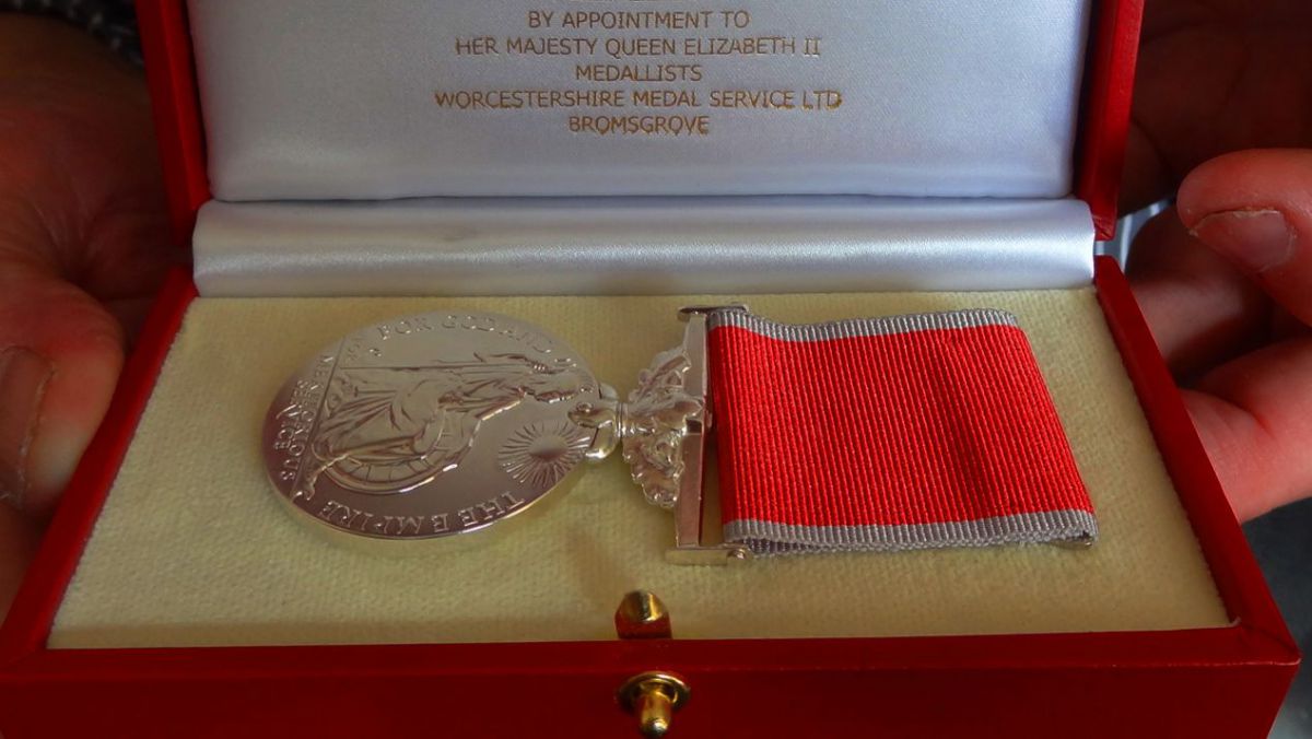 O moldoveancă a fost decorată cu „British Empire Medal” pentru ajutorul oferit copiilor cu dizabilități