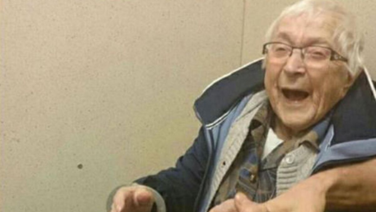 O olandeză de 99 de ani și-a îndeplinit visul de a fi arestată