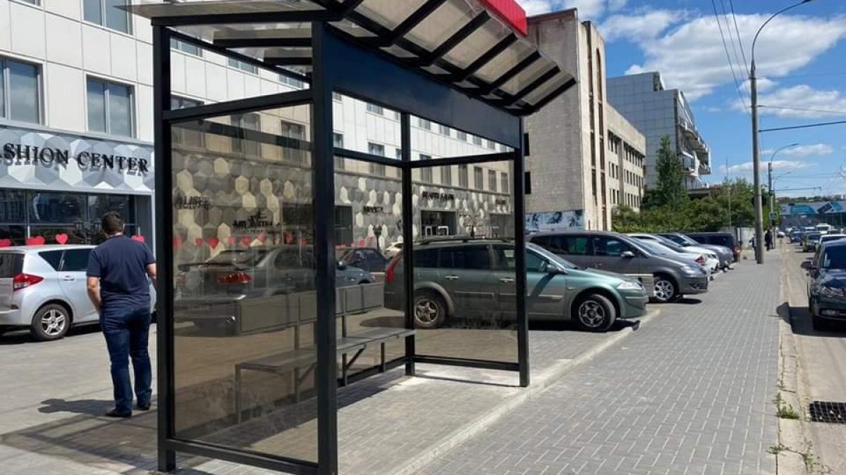O stație modernă de așteptare a fost instalată pe strada Mihai Viteazul din capitală