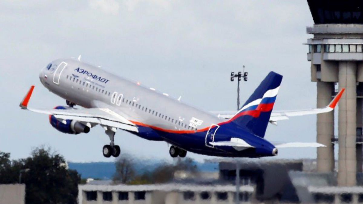 O stewardesă din Rusia, concediată după ce a pronunțat Konigsberg în loc de Kaliningrad