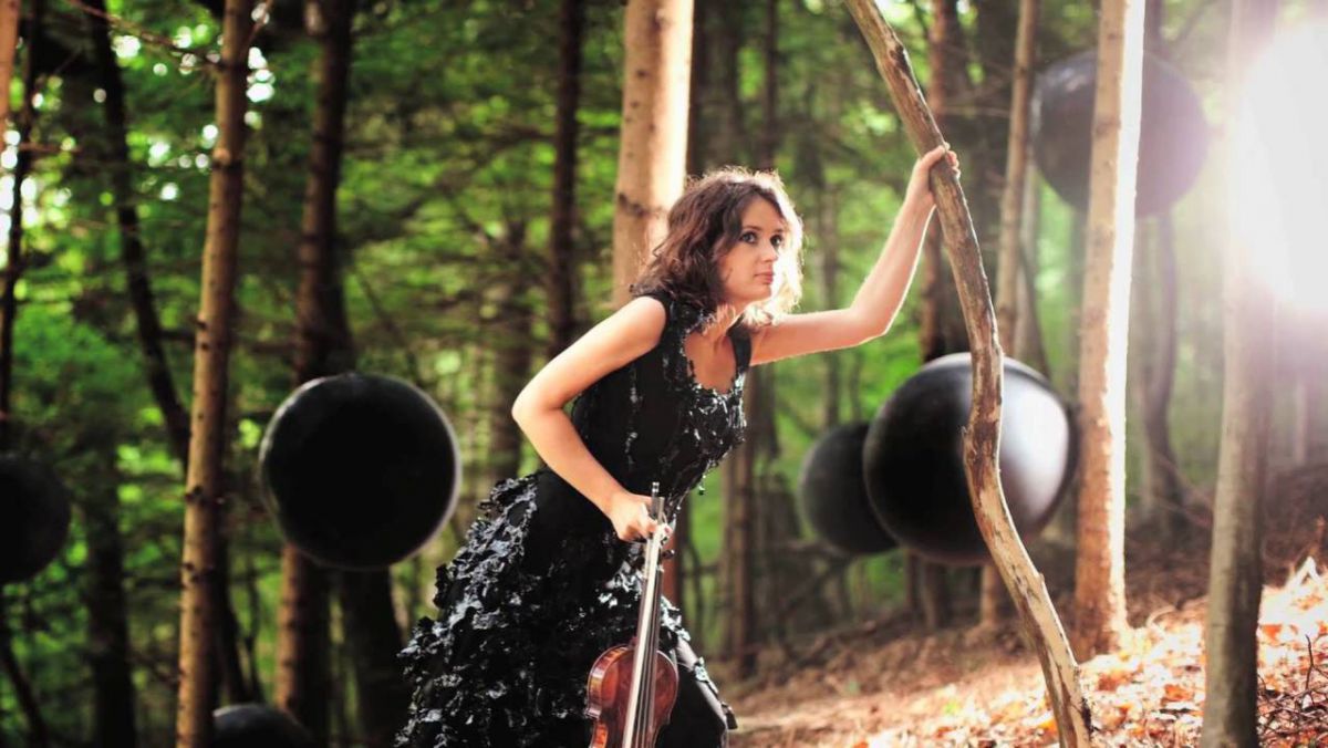 O violonistă originară din Chișinău a luat premiul Grammy pentru un album înregistrat în SUA