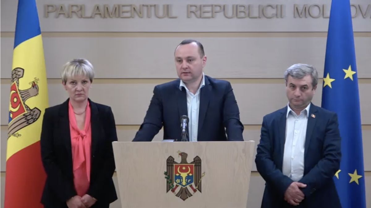 „Oamenilor le e totuna cine este la guvernare”. PSRM spune că la baza unui posibil acord cu PD va sta documentul semnat cu ACUM