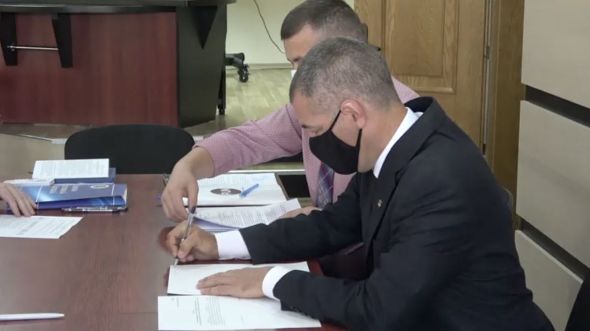 Octavian Țîcu, la depunerea actelor la CEC: „Ca luptător, sunt pregătit pentru orice confruntare”