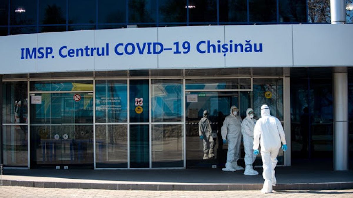 Șeful Centrului COVID-19 de la Moldexpo neagă că ambulanțele ar face cale întoarsă: „Mai avem 27 de paturi”