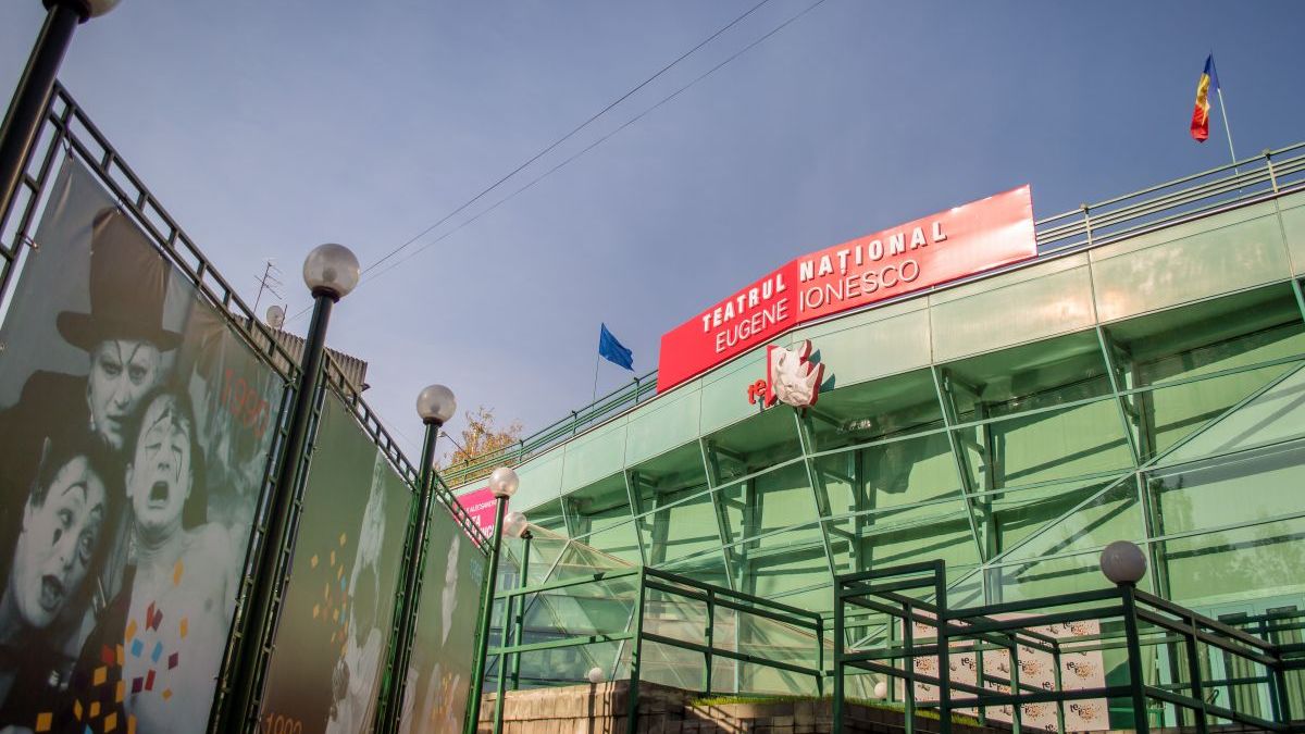 Un teatru de la noi joacă două zile de spectacole ca omagiu adus medicilor și tuturor profesioniștilor din domeniul sănătății