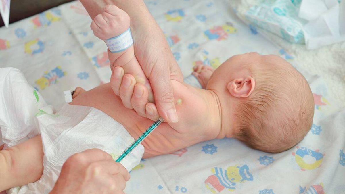 OMS: Vaccinaţi nou-născuţii conform graficului de imunizare