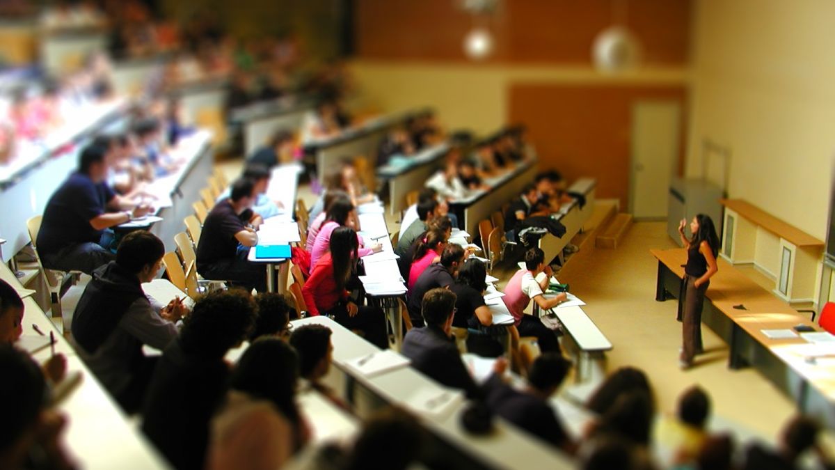 OPINIE | Inflația academică și devalorizarea diplomelor: efecte economice și sociale pe termen lung