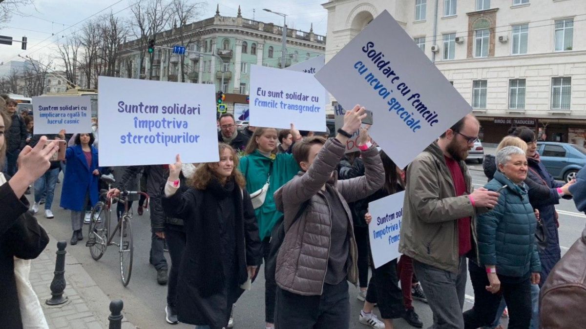„Opriți violența, porniți Convenția de la Istanbul”. La Chișinău a început Marșul Solidarității (LIVE)