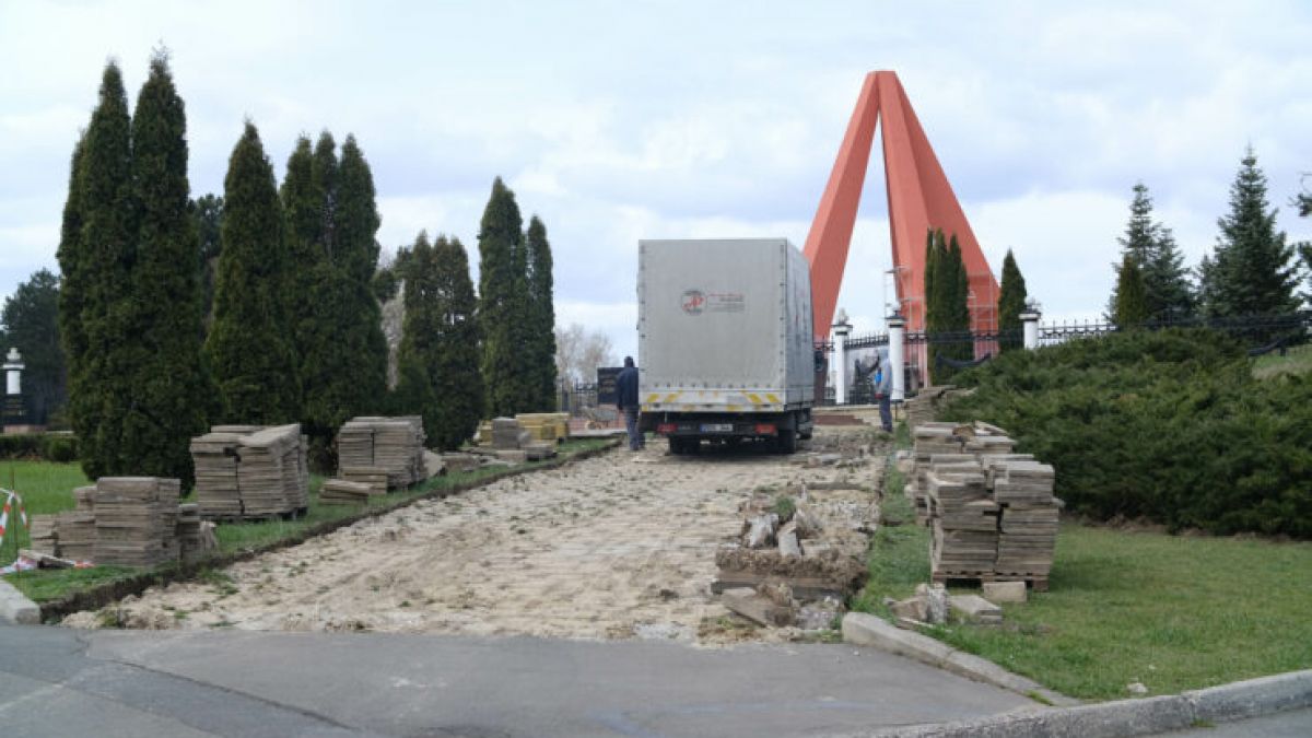 Organizația de tineret „DA”: Banii pentru reparația Complexului Memorial „Eternitate” să fie redirecționați în sistemul medical